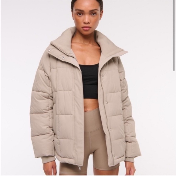 Abercrombie & Fitch ypb on the go puffer jacket - Picture 1 of 8